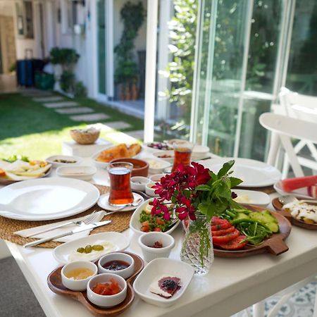Muezeyyen Hanim Konagi Alaçatı Exterior foto