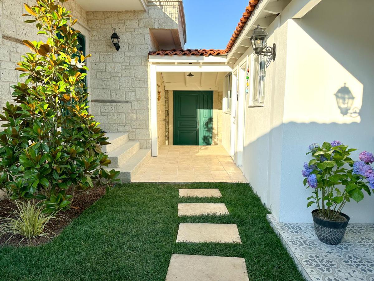 Muezeyyen Hanim Konagi Alaçatı Exterior foto