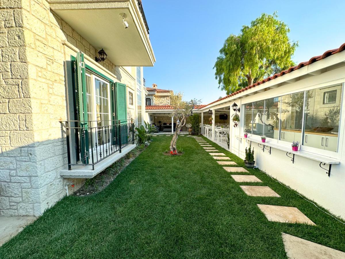 Muezeyyen Hanim Konagi Alaçatı Exterior foto