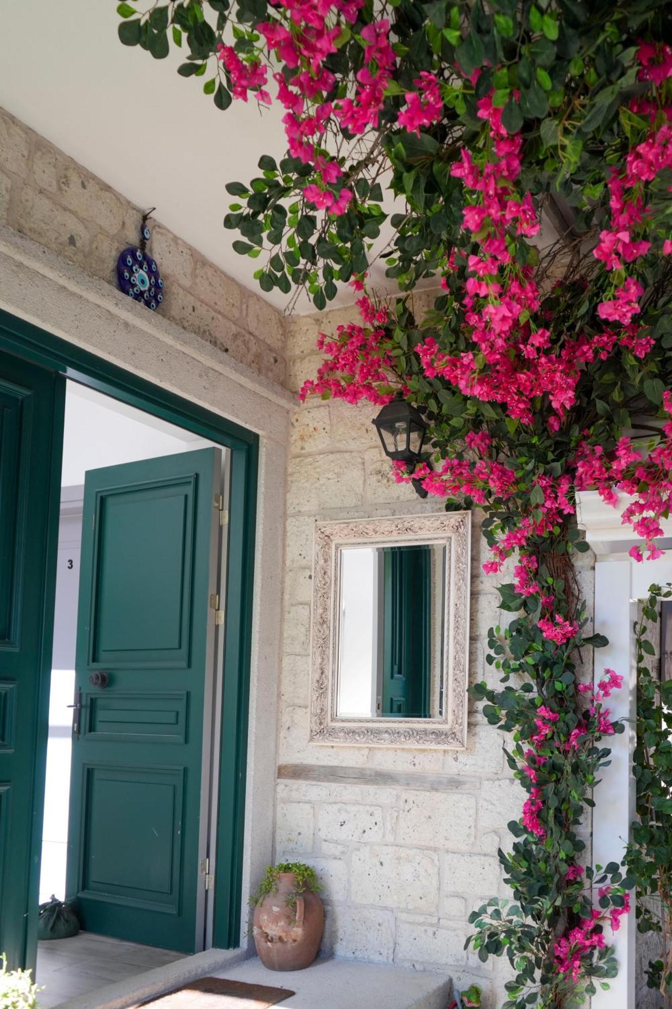 Muezeyyen Hanim Konagi Alaçatı Exterior foto